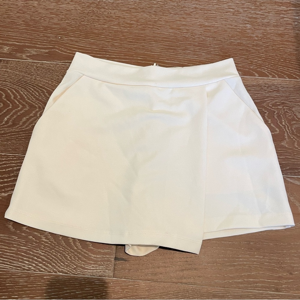 Forever 21 Cream Skort